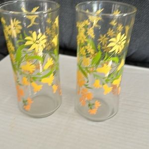 2-VINTAGE Libbey drinking glasses. With hummingbird design.